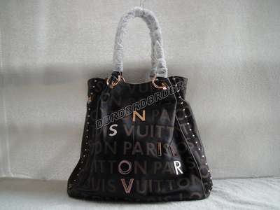 Louis Vuitton 1067 black