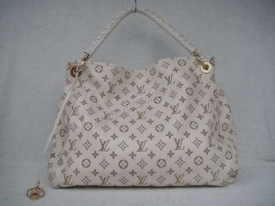 Louis Vuitton M95127 beige white