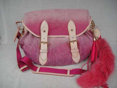 Louis Vuitton M95865 pink