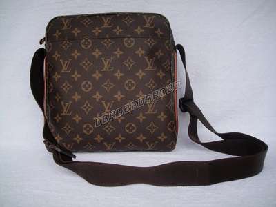 Louis Vuitton M97037