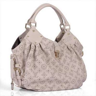 Louis Vuitton M95548 beige white