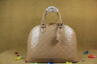 Louis Vuitton M93595 apricot